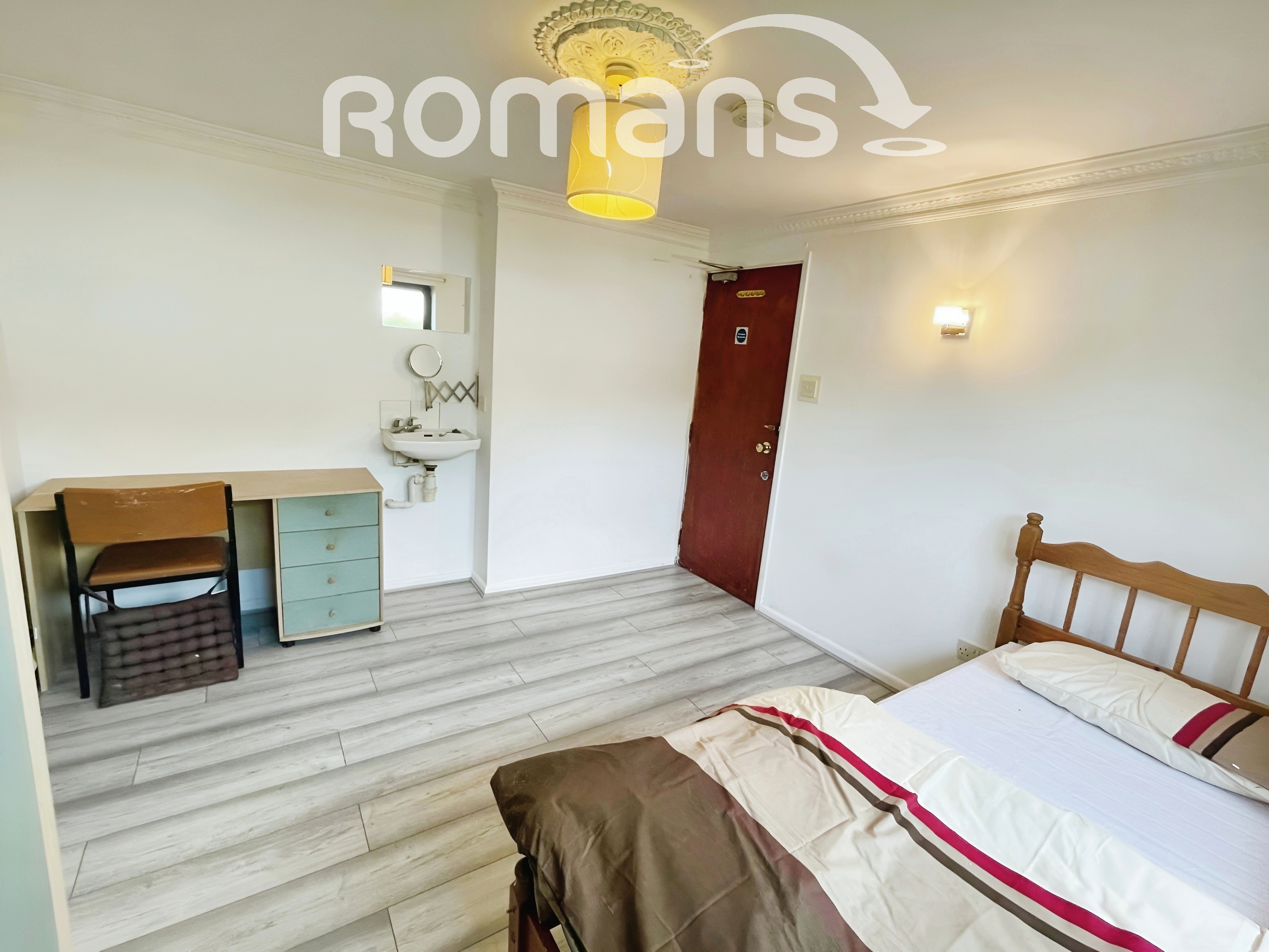 Room Fountains Close in Basingstoke and Deane