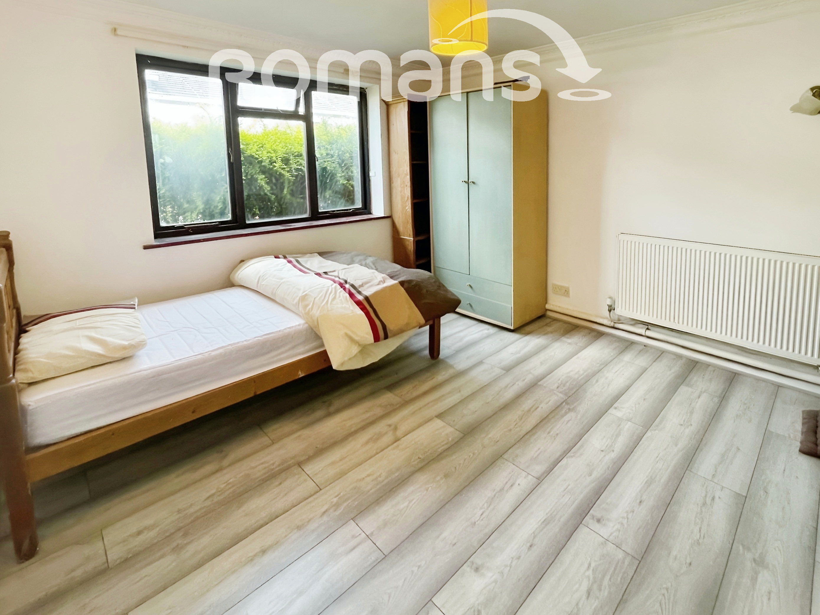 Room Fountains Close in Basingstoke and Deane