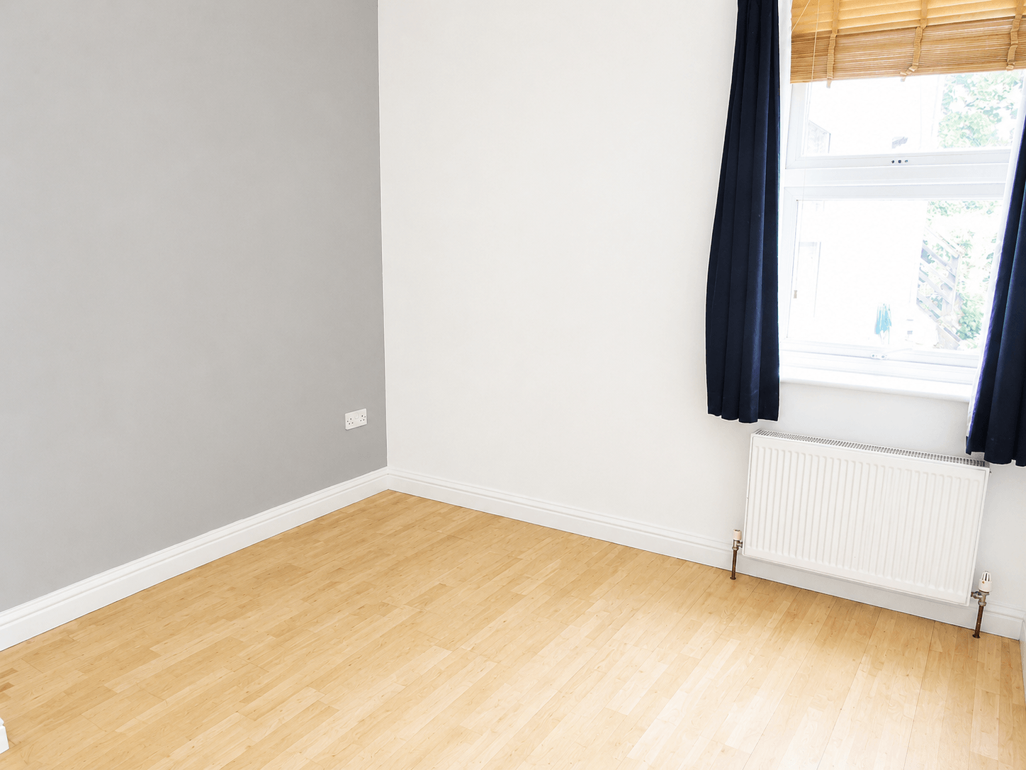 Flat Graham Road in Greater London