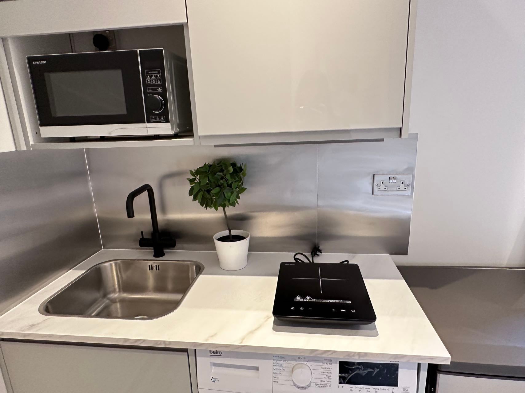 Flat Ernest Street in Greater London