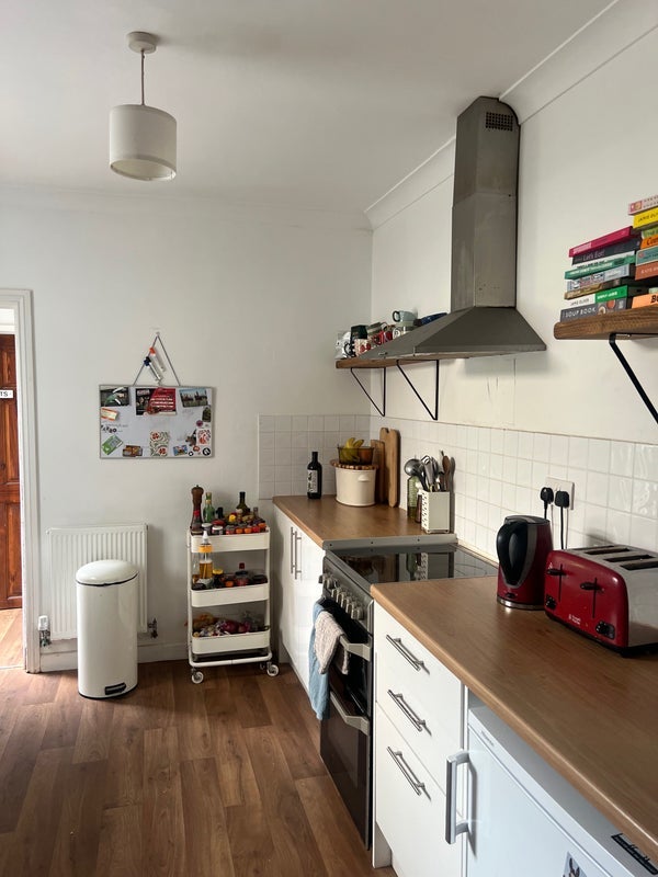 Room Friezewood Road in Bristol