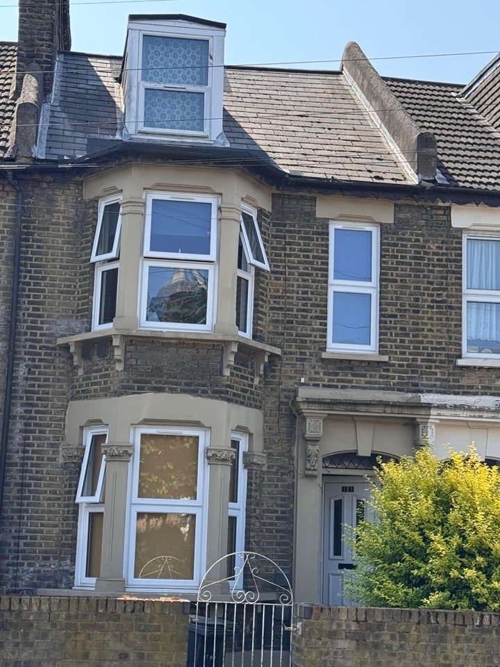 House Grove Green Road in Greater London