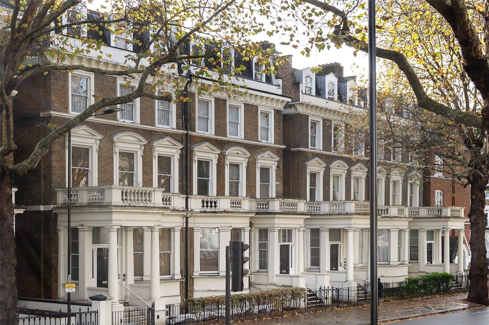 Flat Holland Park Avenue in Greater London
