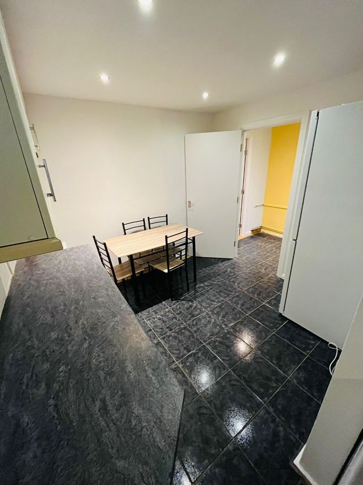 Room Penderyn Way in Greater London