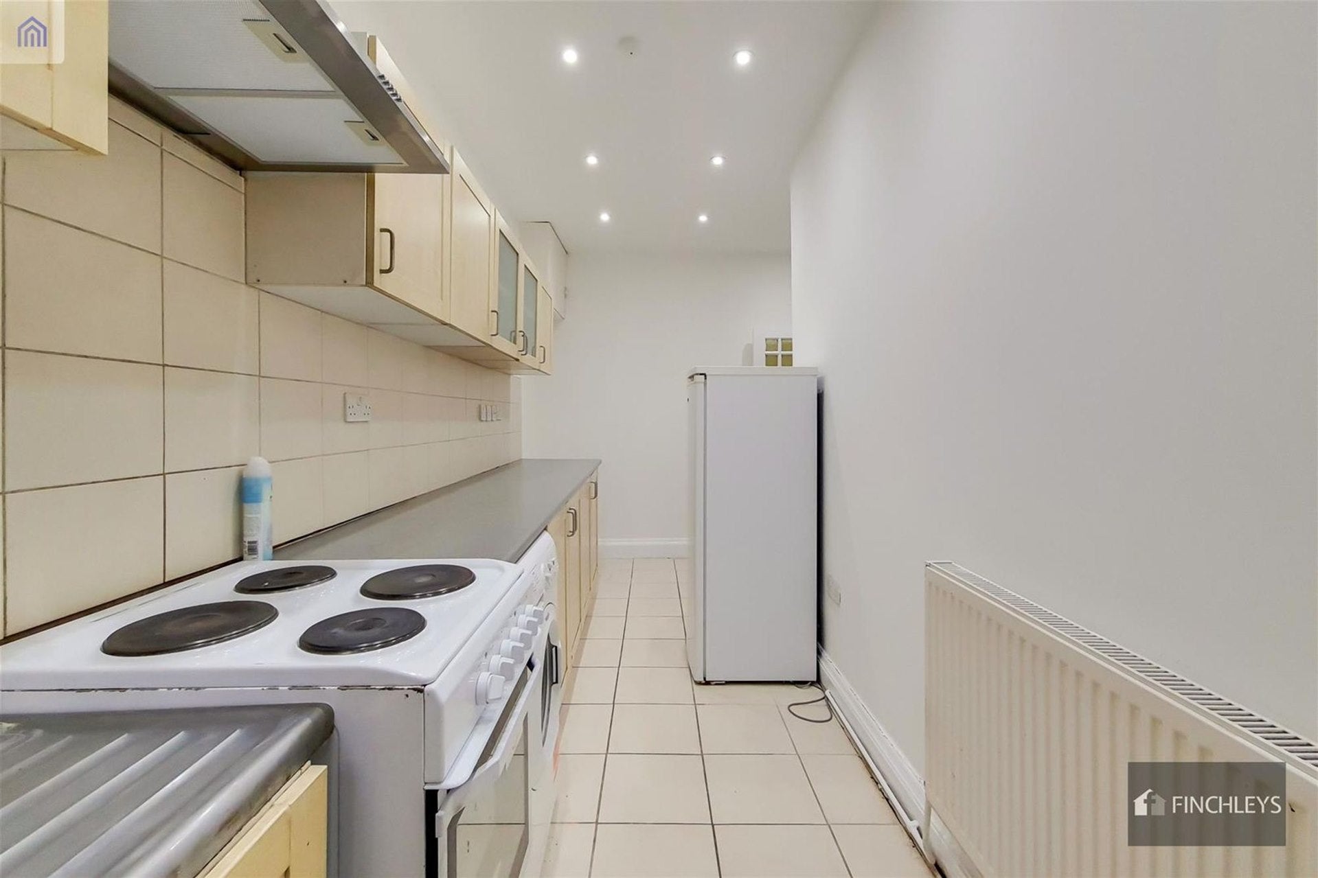 Flat Gloucester Gardens in Greater London