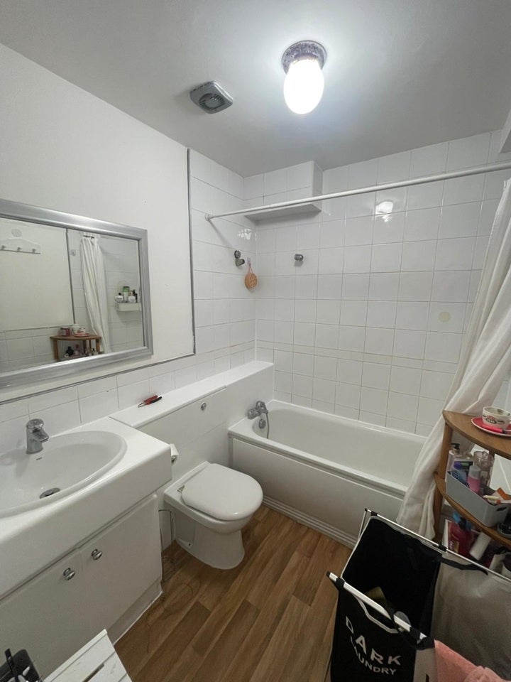 Room Eleanor Close in Greater London