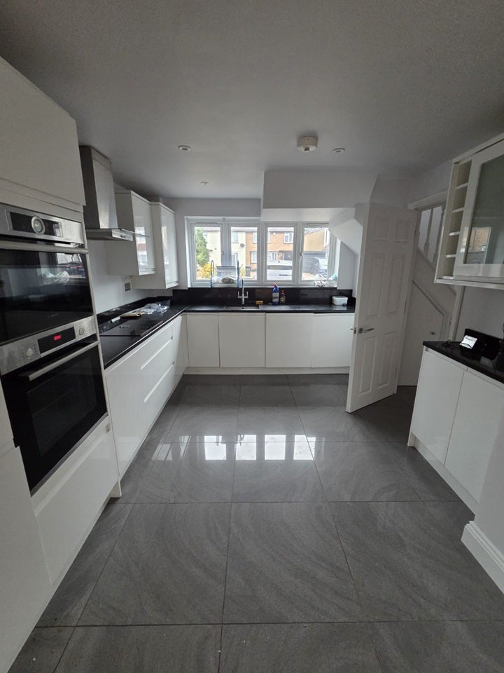 House Kings Drive in Greater London