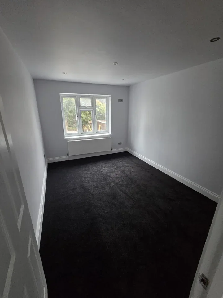 House Kings Drive in Greater London