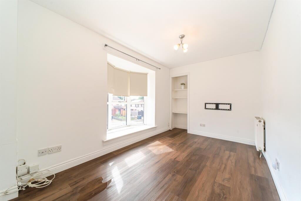 Flat Moorfoot Avenue in Paisley