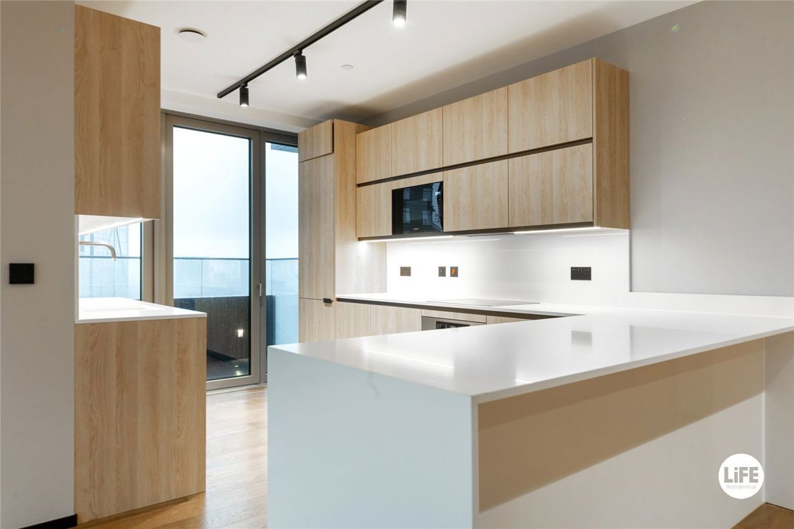 Flat Hewett Street in Greater London