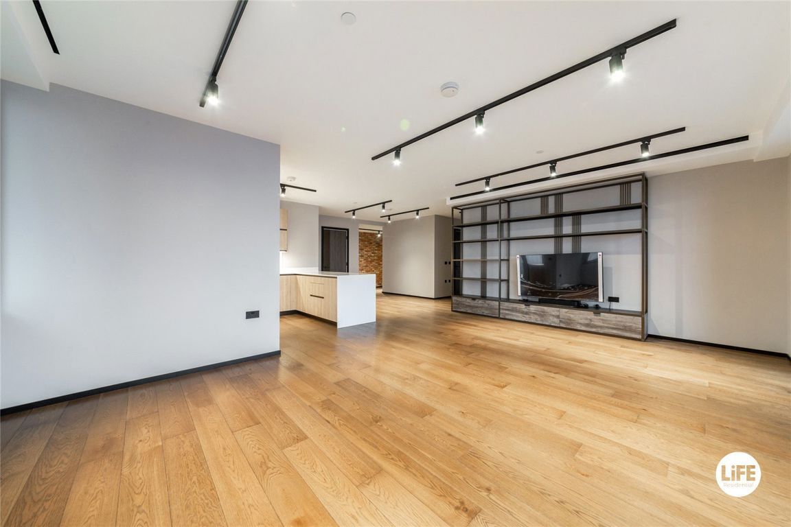 Flat Hewett Street in Greater London