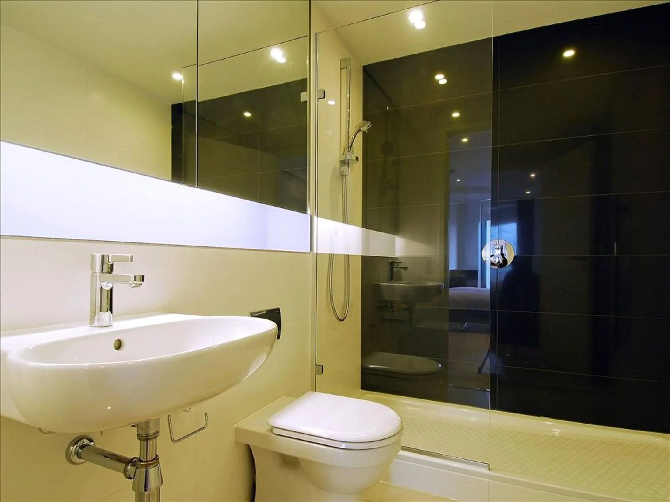 Flat Wollaston Close in Greater London