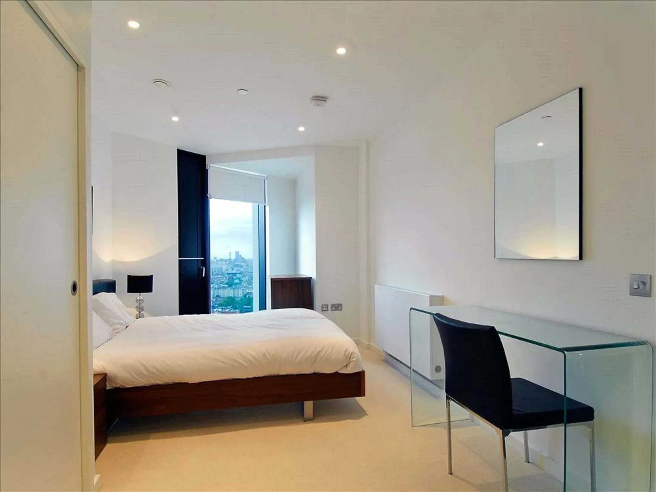 Flat Wollaston Close in Greater London