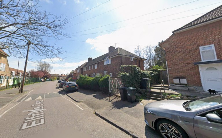 Flat Elfrida Crescent in Greater London