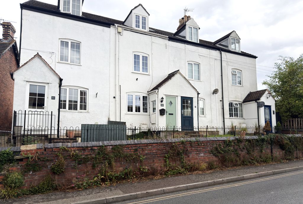 House Chapel Street in Stroud