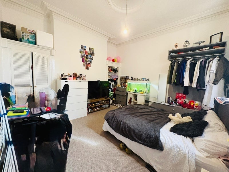 Room Mowbray Close in Sunderland