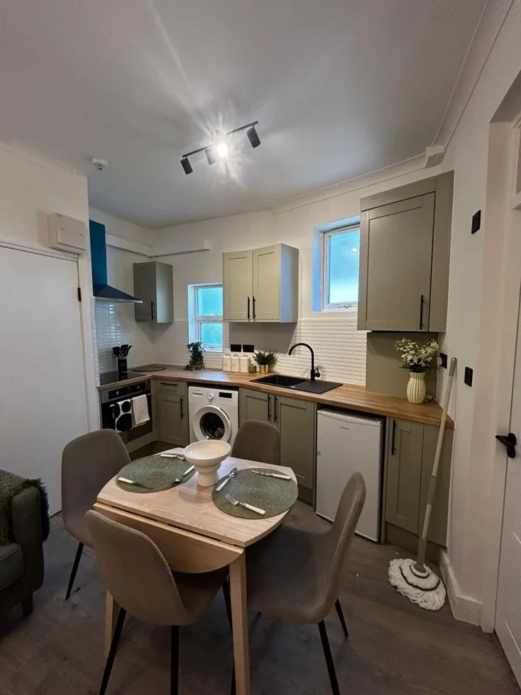 Flat Jackson Road in Greater London