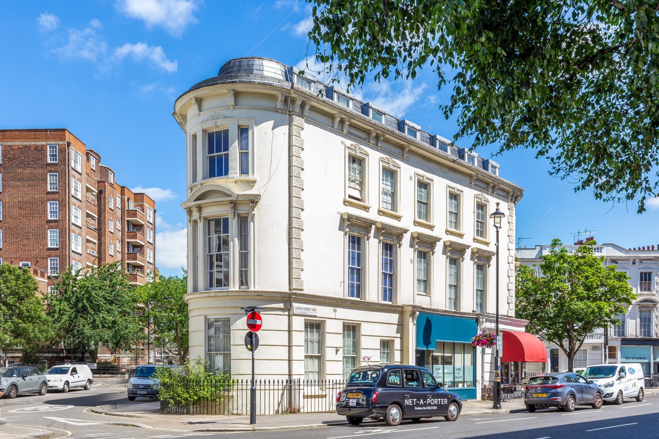 Flat Lupus Street in City of Westminster