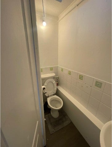 Room Castlecombe Road in Greater London