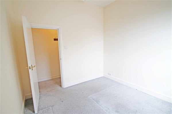 Flat Portland Road in Portslade by Sea