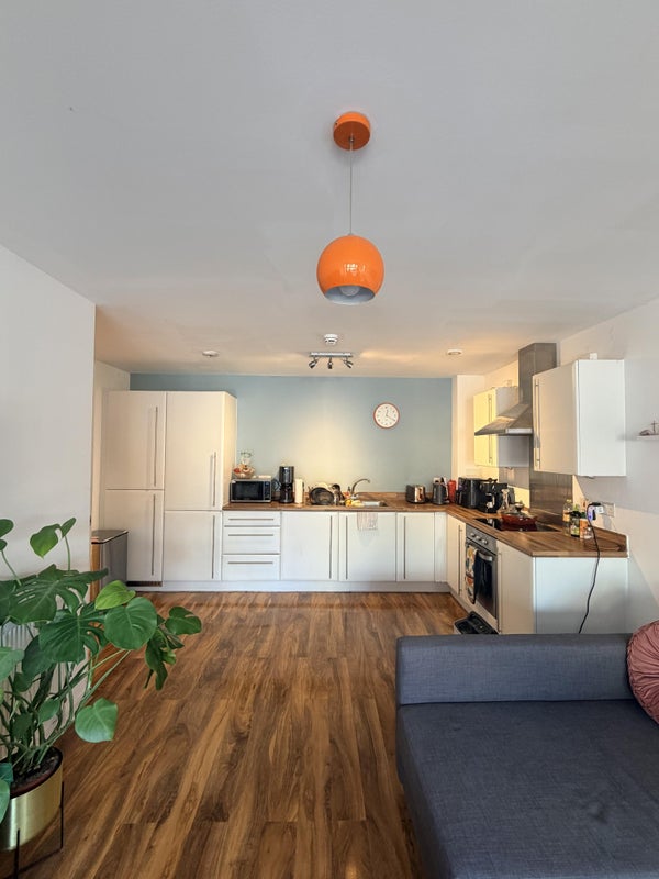 Room Spa Road in Greater London