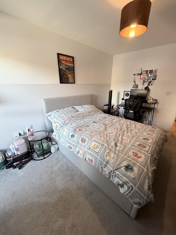 Room Spa Road in Greater London