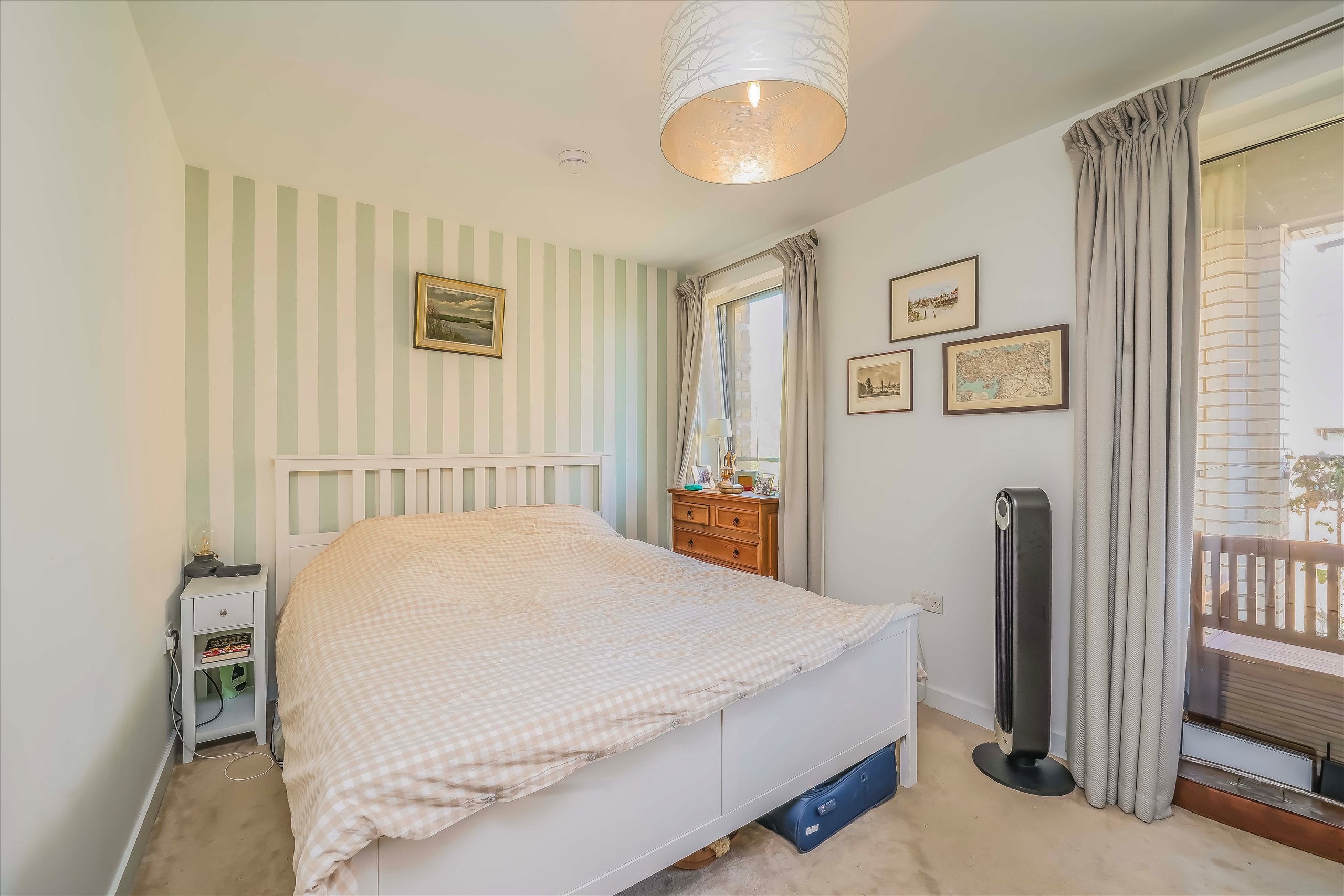 Flat Rodney Road in Greater London