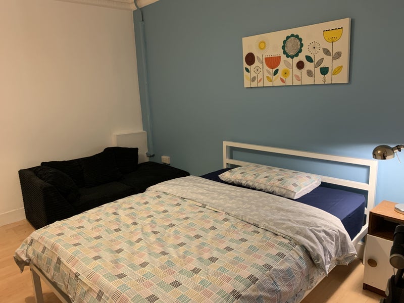 Room Clarendon Gardens in Greater London