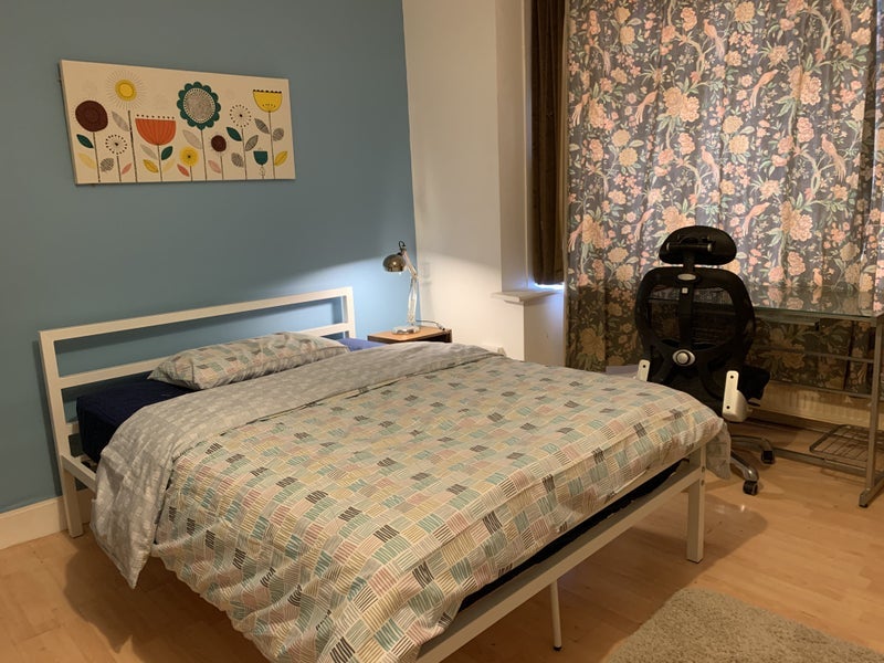Room Clarendon Gardens in Greater London