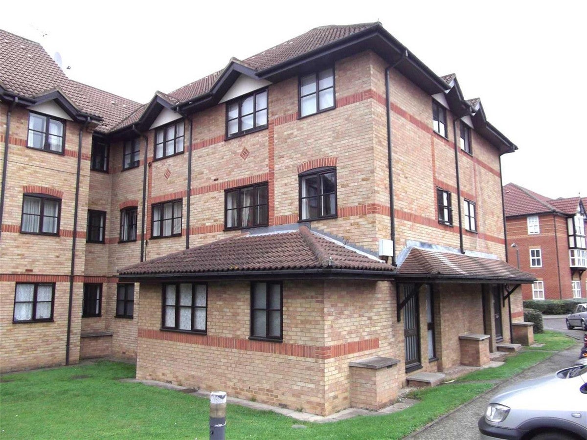 Flat Hardwick Crescent in Dartford