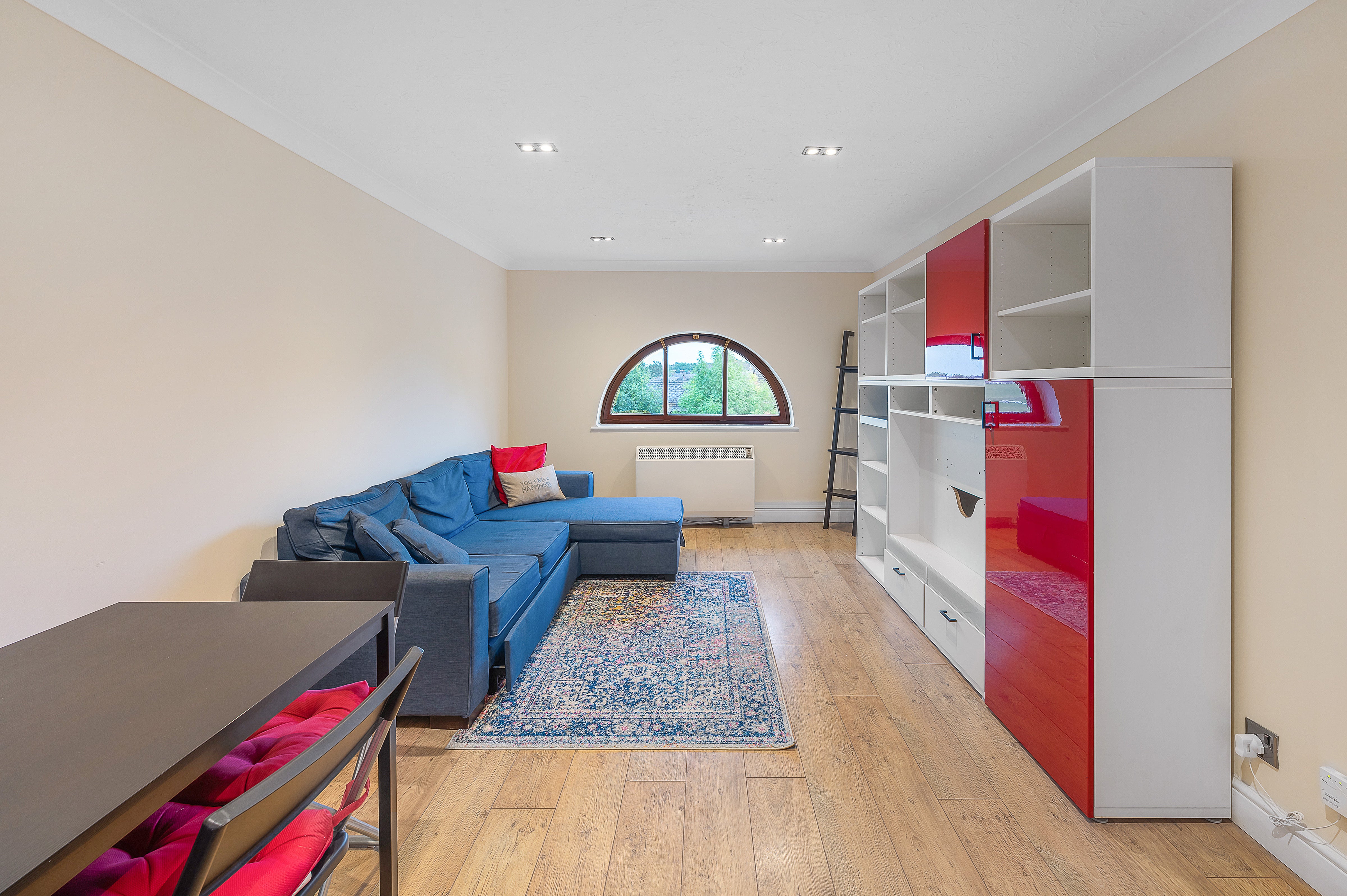 Flat Pincott Place in Greater London