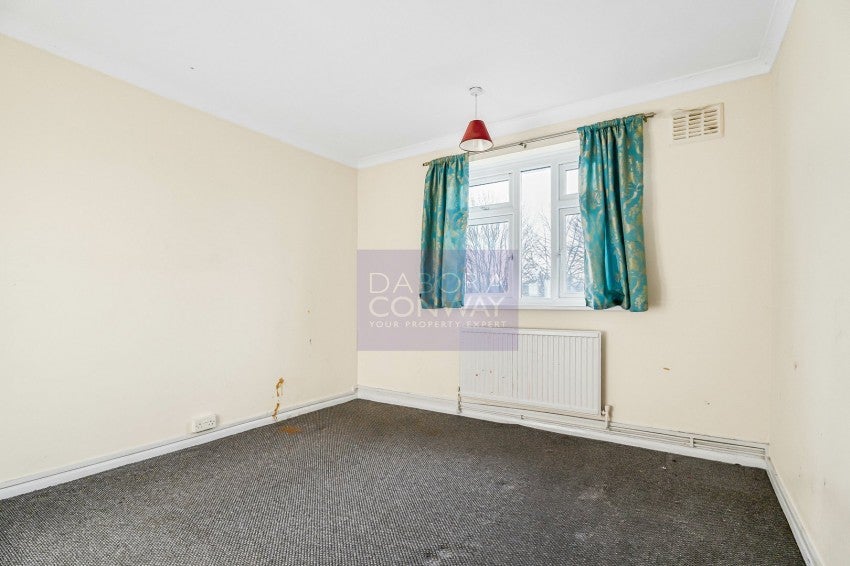 Flat Claybury Broadway in Greater London