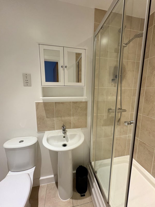 Flat Seven Hills Point in Leeds