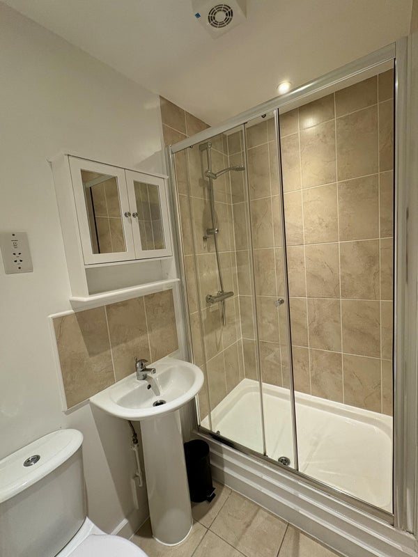 Flat Seven Hills Point in Leeds