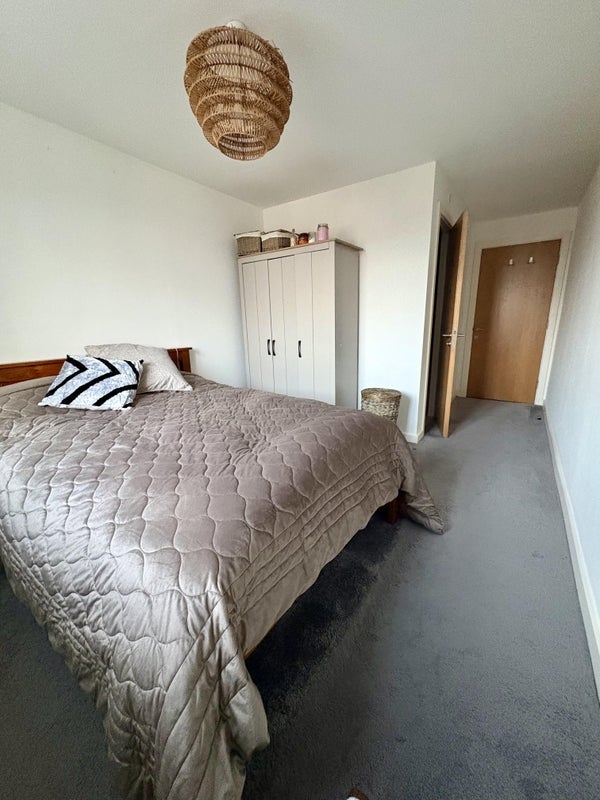 Flat Seven Hills Point in Leeds
