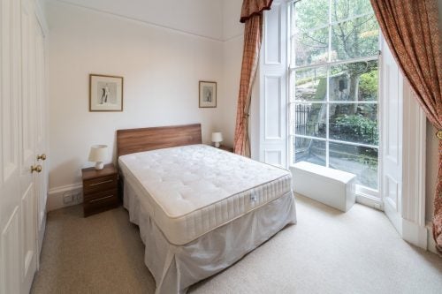 Flat Royal Terrace in City of Edinburgh
