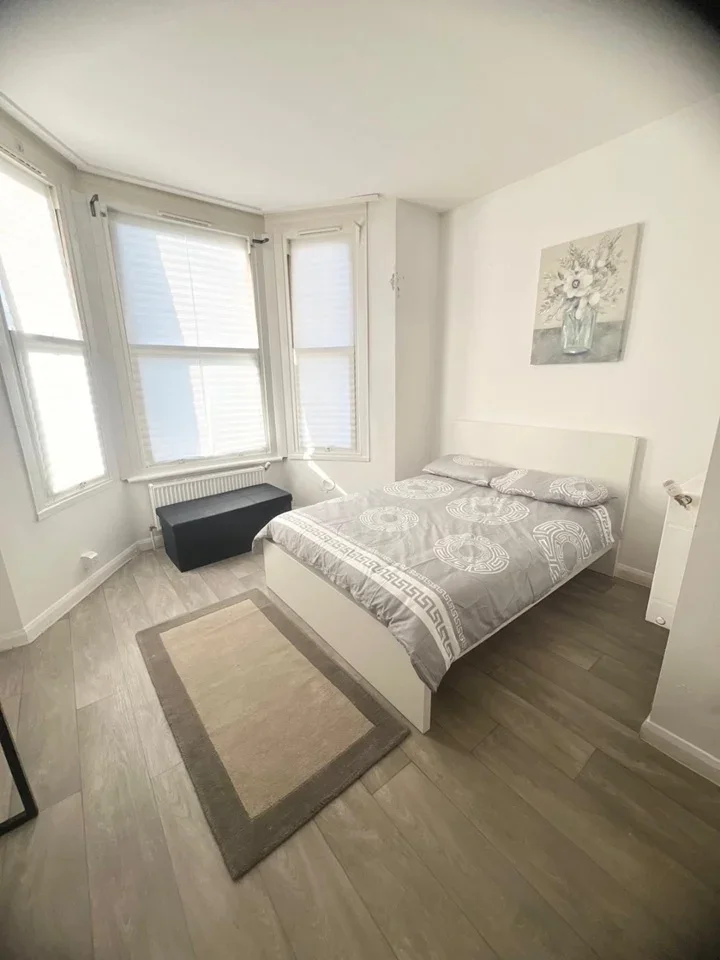 Room Wolfington Road in Greater London
