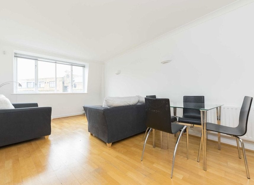 Flat Percy Circus in Greater London