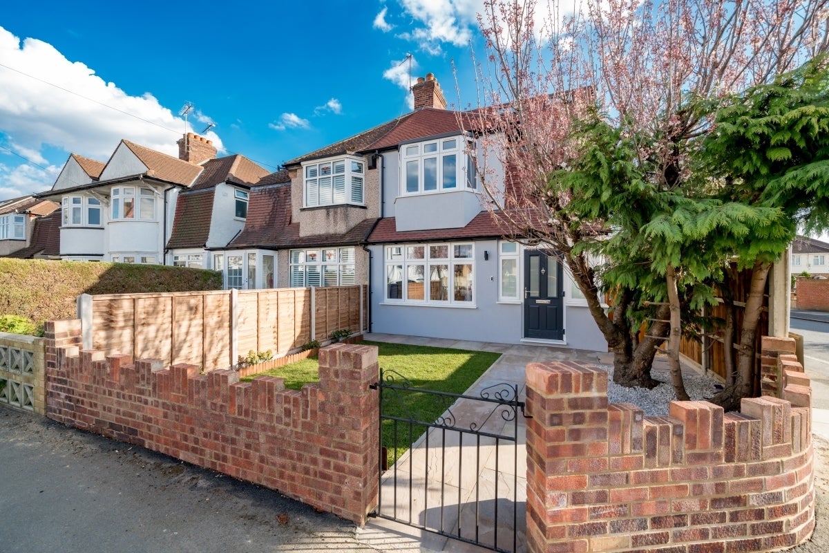 Room Park Avenue in Greater London