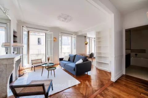 Flat Rue Legendre in Paris