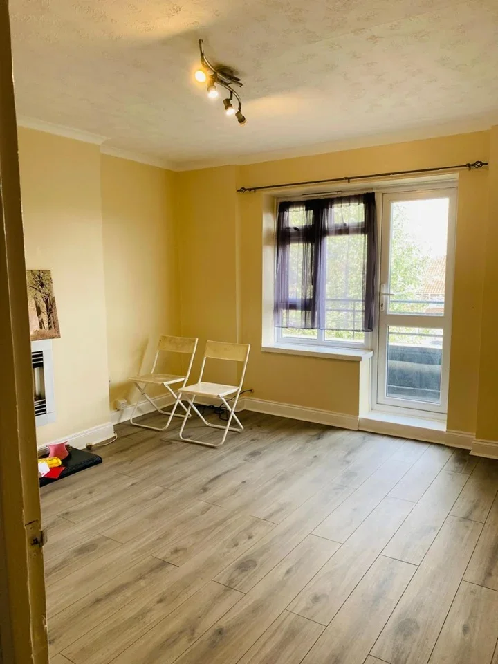 Flat Fairham Avenue in South Ockendon