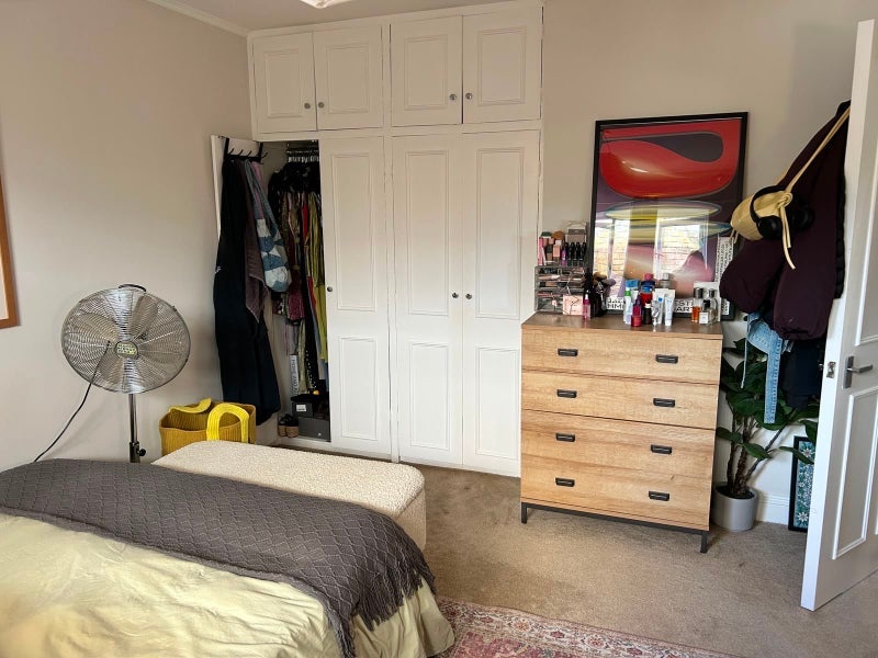 Room Broomgrove Road in Greater London