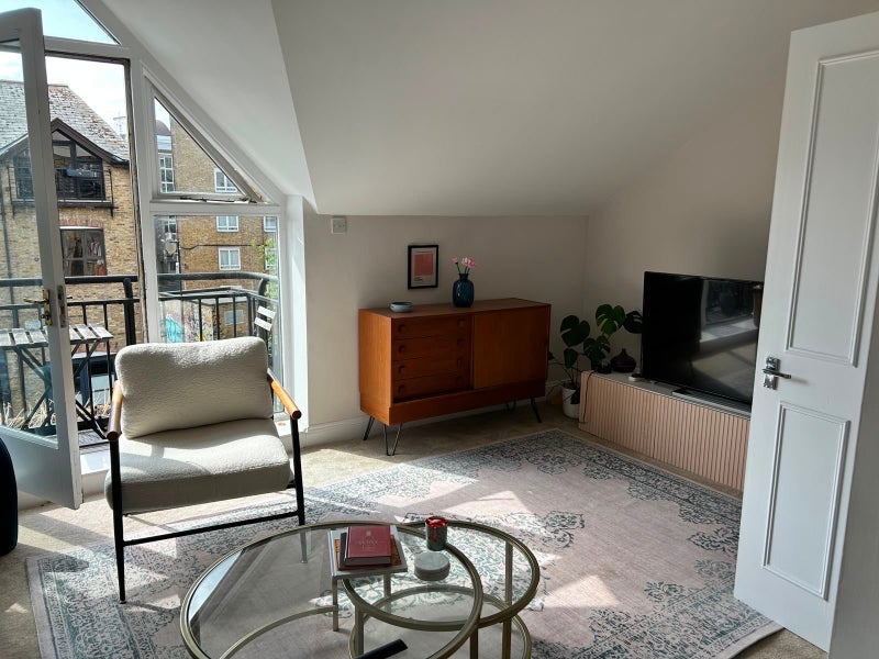 Room Broomgrove Road in Greater London
