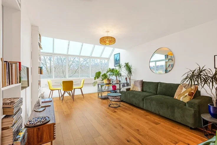 Flat Brunswick Square in Greater London