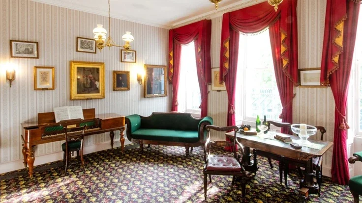 Flat Brunswick Square in Greater London