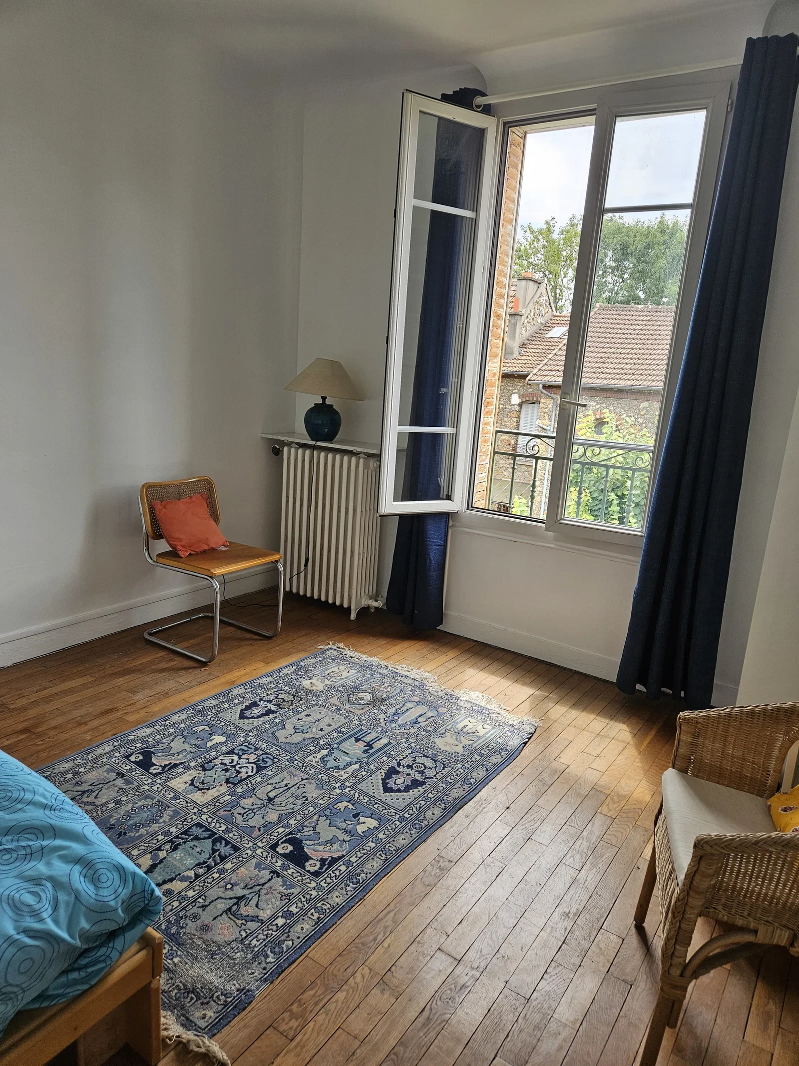 Room Avenue Victor Hugo in Clamart