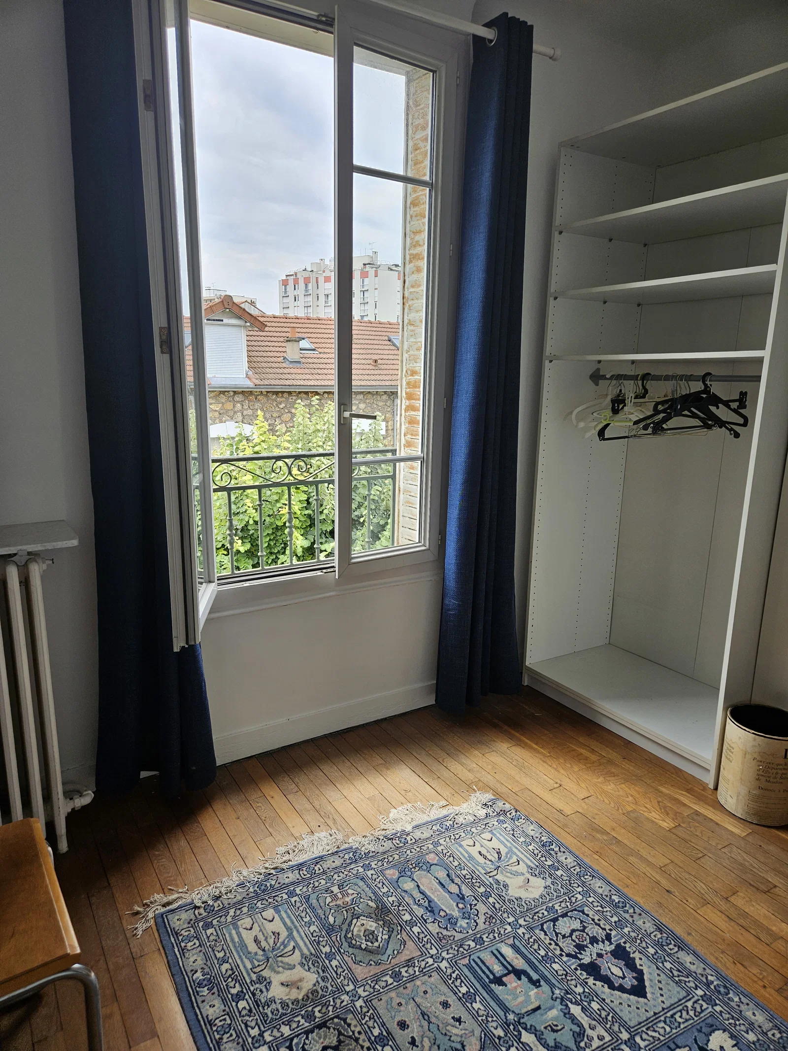 Room Avenue Victor Hugo in Clamart
