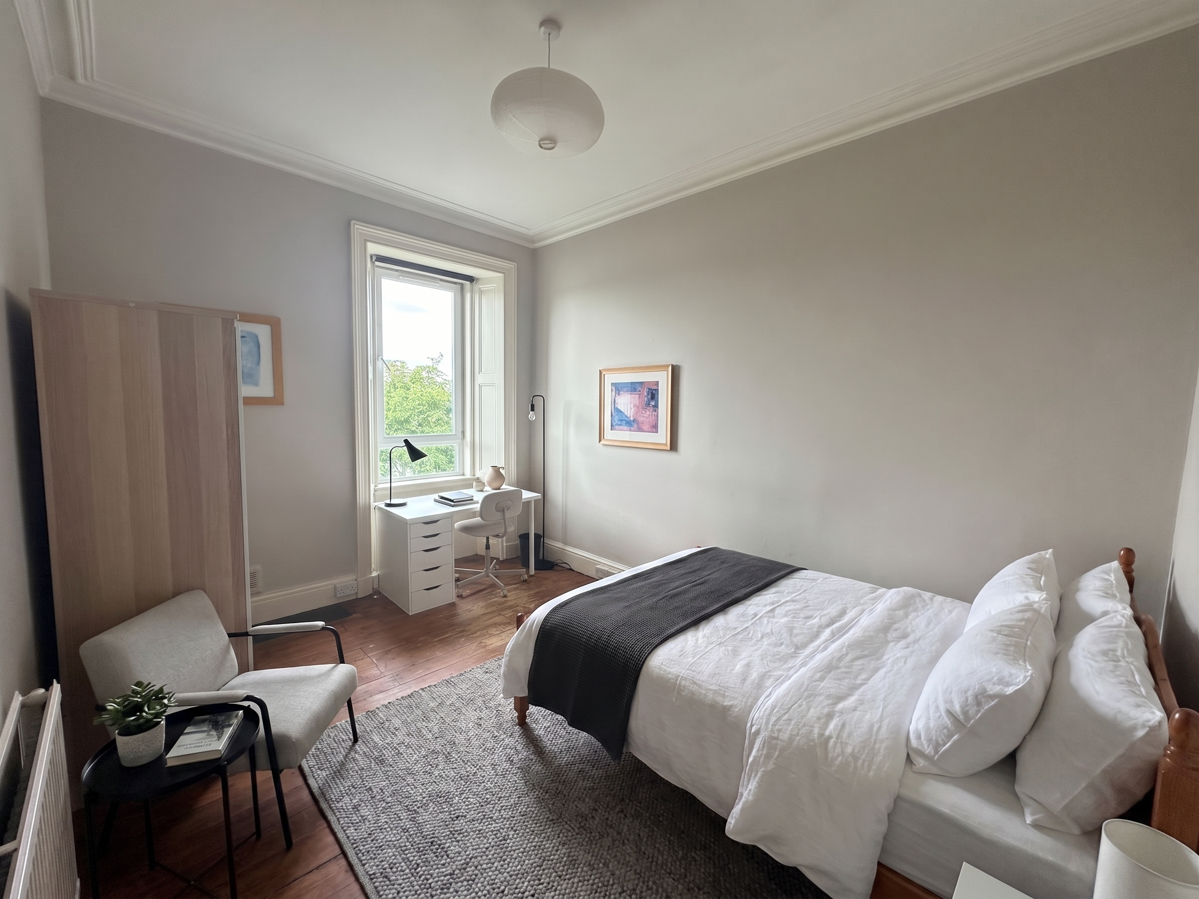 Flat Dalry Road in City of Edinburgh
