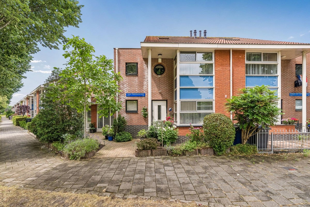 Huis Jean Desmetstraat 1 in Almere