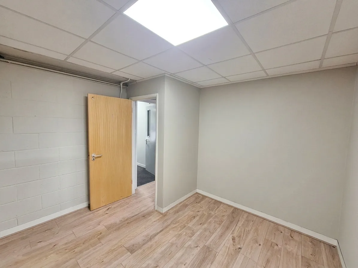 Room Steel Close in Huntingdonshire